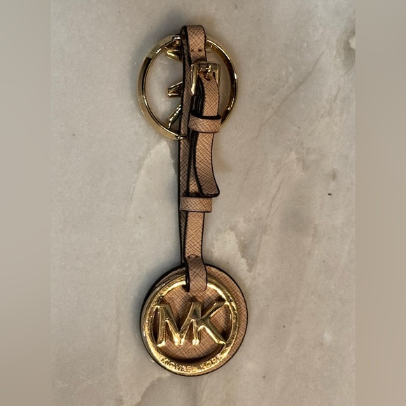 Michael Kors set of 2 Brown & tan Silver tag Keychain - Picture 4 of 5